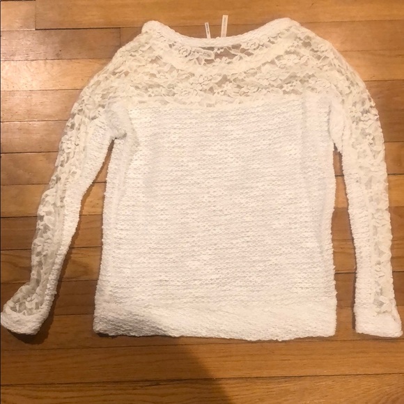 Textured white top with lace - Picture 2 of 2